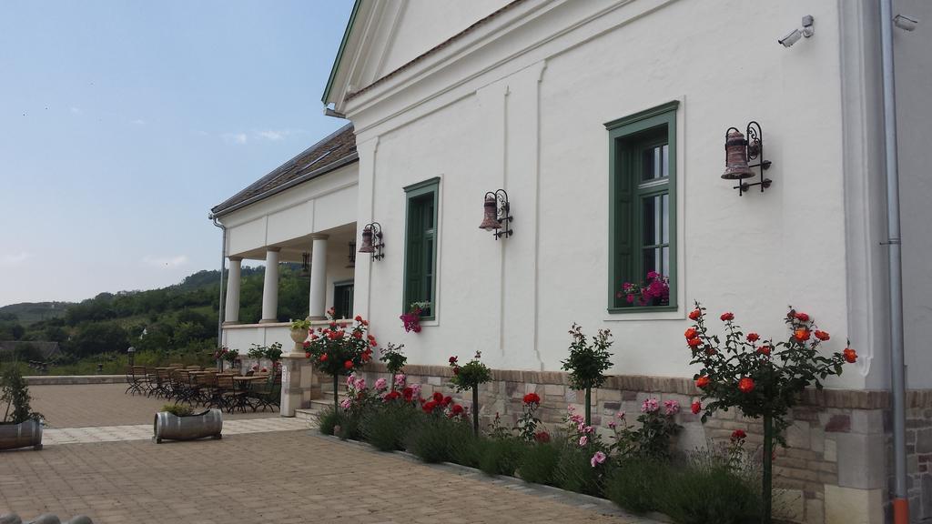 Takler Kuria Hotel Szekszárd Exterior foto